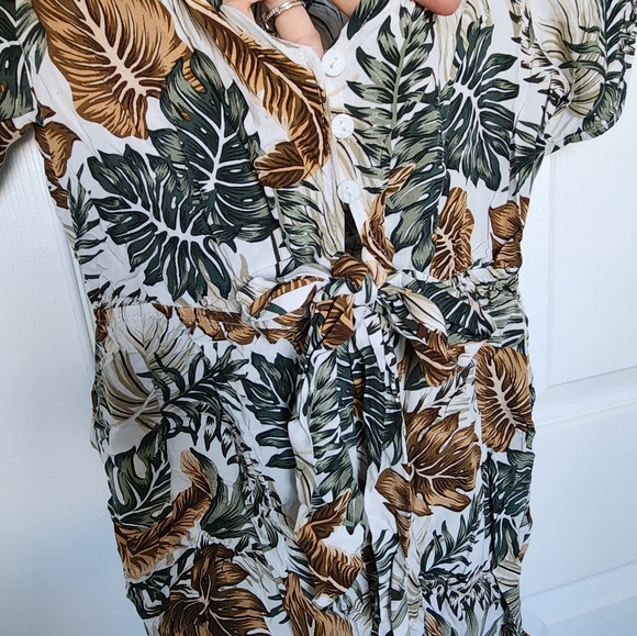 Size Medium Romper - Picture 3 of 3